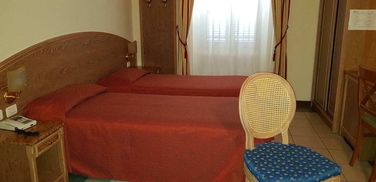 Hotel La Cupola Novara Dış mekan fotoğraf
